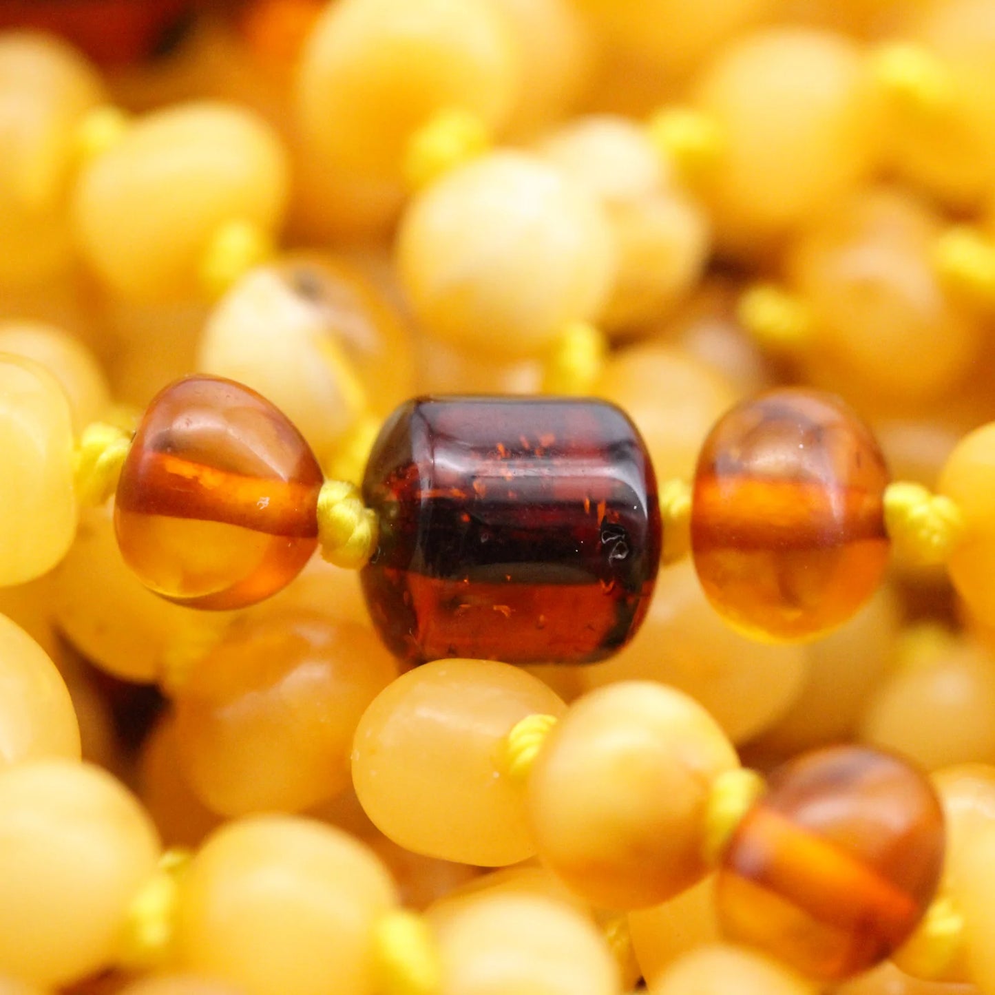 KALUNG AMBER UNTUK BAYI TUMBUH GIGI LIMITED ED. XLE15