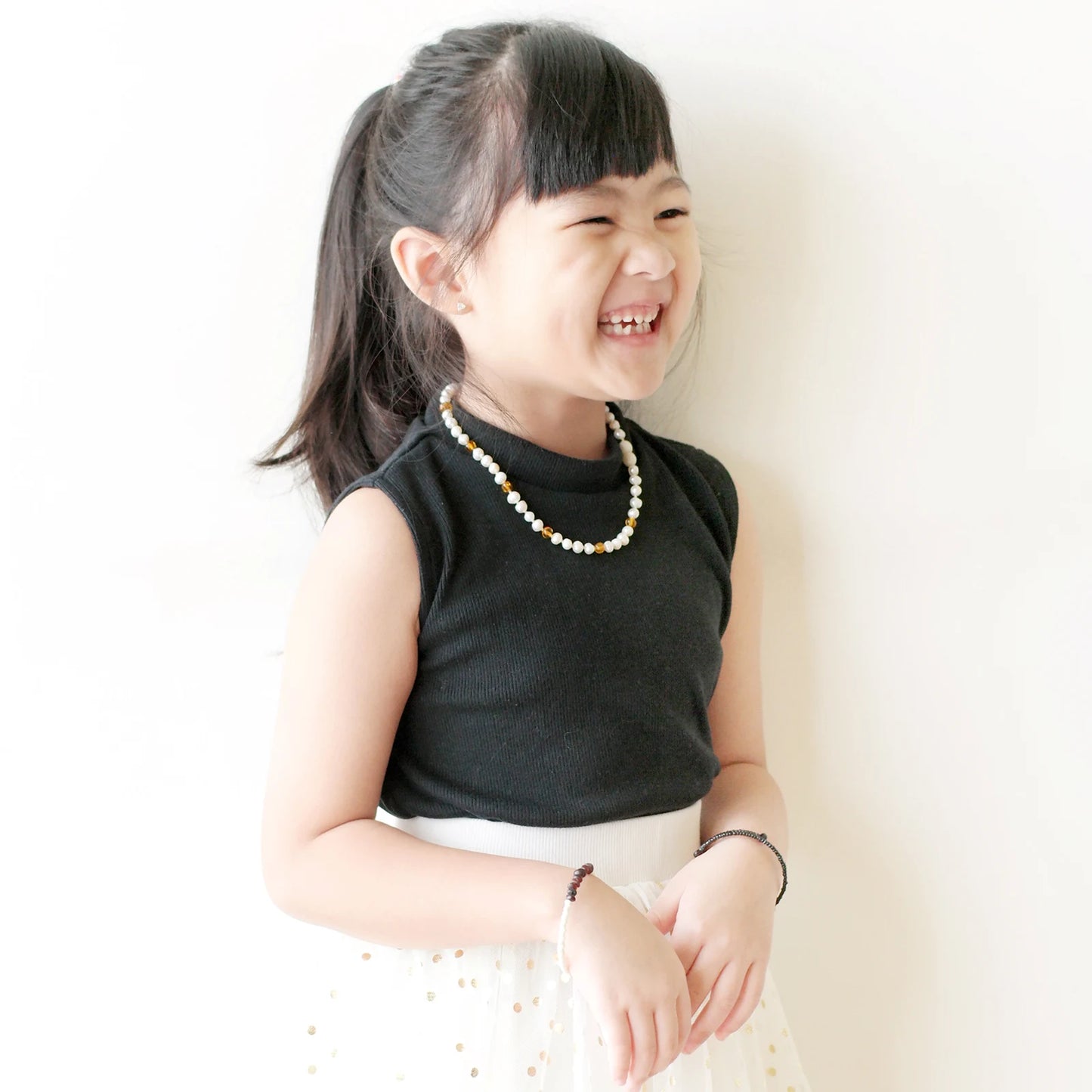 KALUNG MUTIARA DENGAN BALTIC AMBER UNTUK JUNIOR. P2