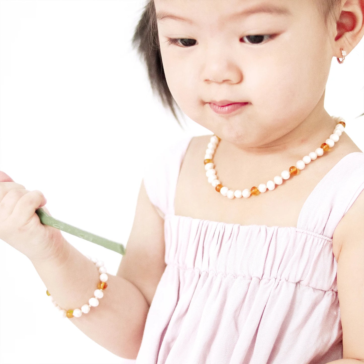 SET BAYI MUTIARA DENGAN BALTIC AMBER. P2