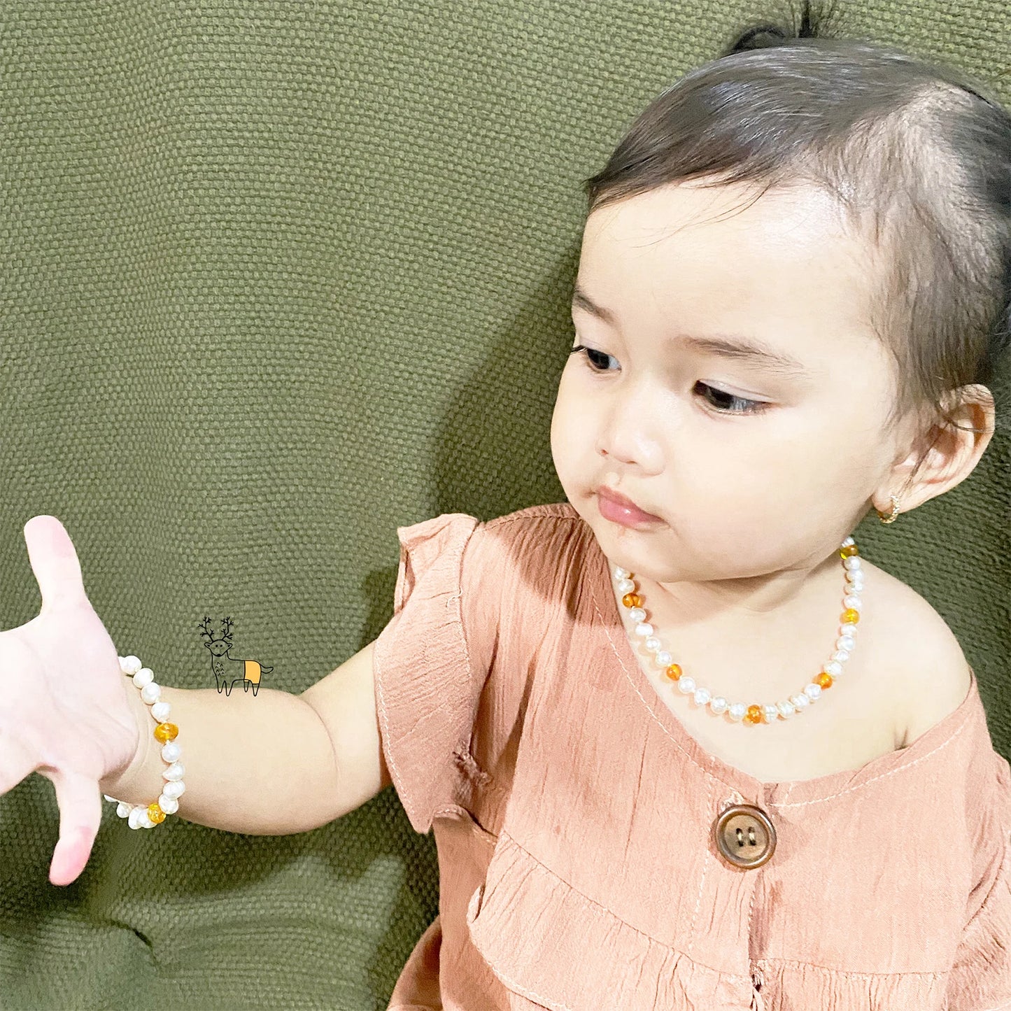 SET BAYI MUTIARA DENGAN BALTIC AMBER. P2