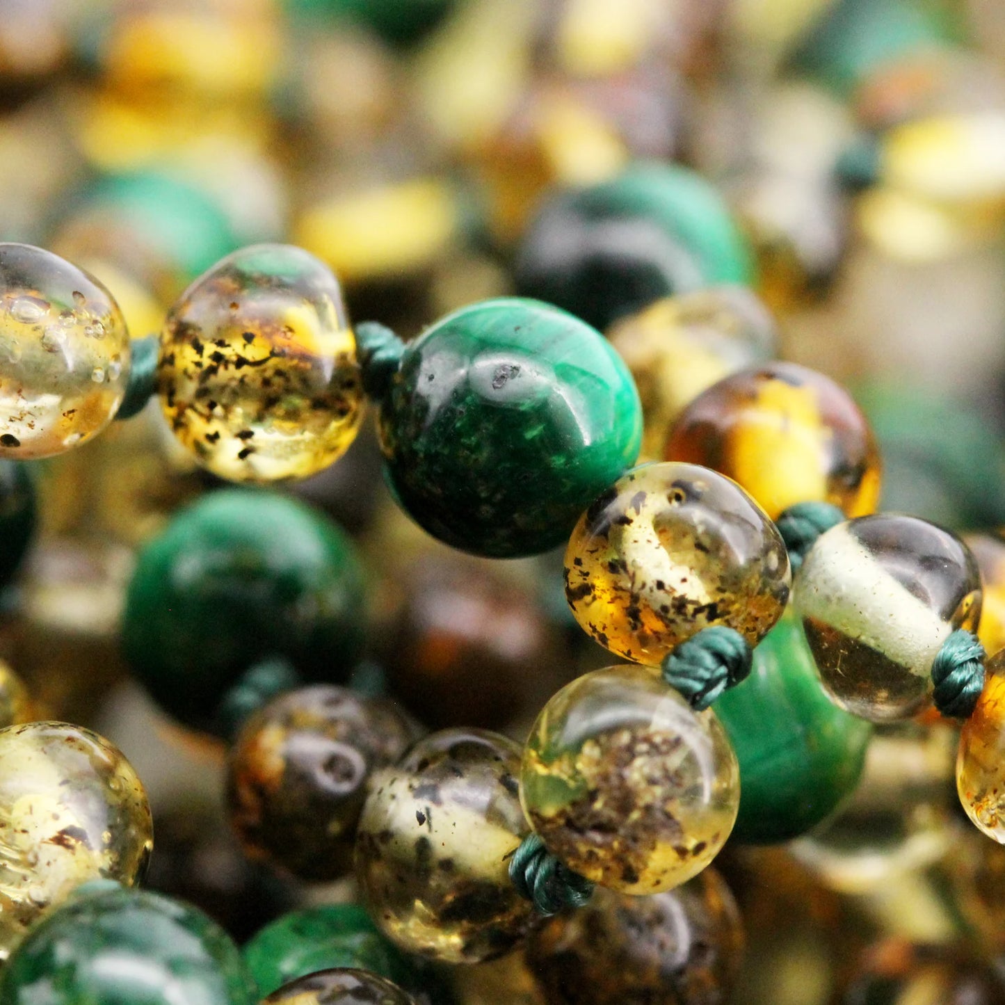 GELANG BAYI AMBER DENGAN GREEN TIGER EYE. LE457